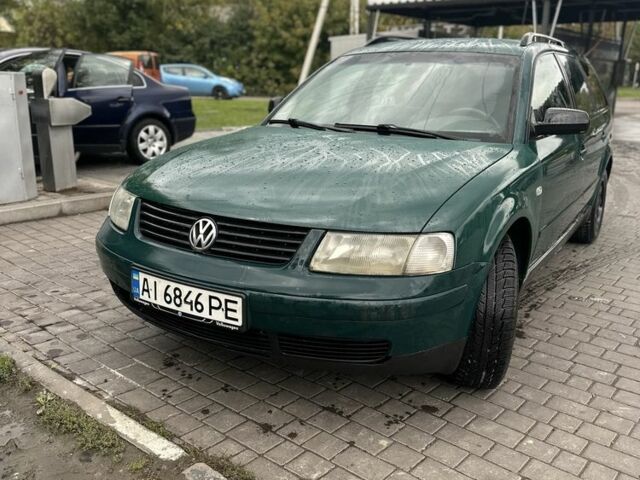 Зеленый Фольксваген Пассат Вариант, объемом двигателя 2.5 л и пробегом 349 тыс. км за 2550 $, фото 1 на Automoto.ua