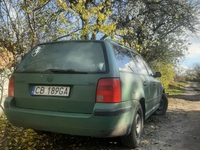 Зелений Фольксваген Пассат Варіант, об'ємом двигуна 0 л та пробігом 441 тис. км за 2355 $, фото 4 на Automoto.ua