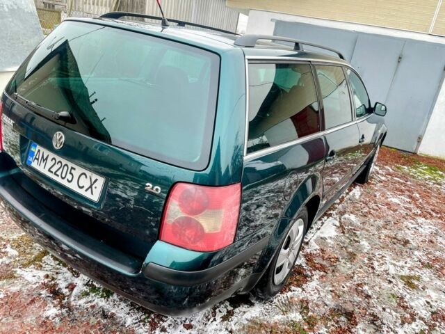 Зелений Фольксваген Пассат Варіант, об'ємом двигуна 2 л та пробігом 375 тис. км за 4200 $, фото 7 на Automoto.ua
