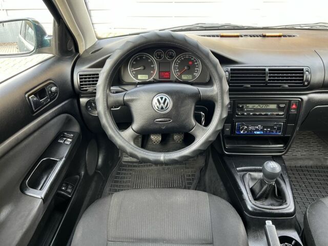 Зеленый Фольксваген Пассат Вариант, объемом двигателя 2 л и пробегом 326 тыс. км за 3700 $, фото 13 на Automoto.ua