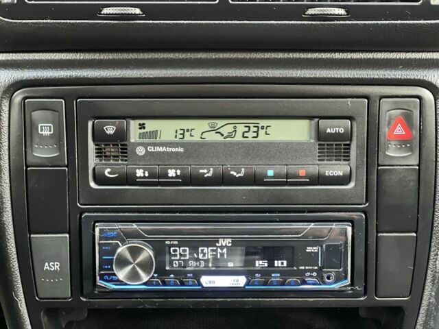 Зеленый Фольксваген Пассат Вариант, объемом двигателя 2 л и пробегом 326 тыс. км за 3700 $, фото 15 на Automoto.ua