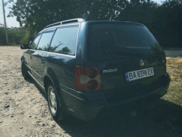 Зеленый Фольксваген Пассат Вариант, объемом двигателя 2 л и пробегом 412 тыс. км за 2650 $, фото 2 на Automoto.ua