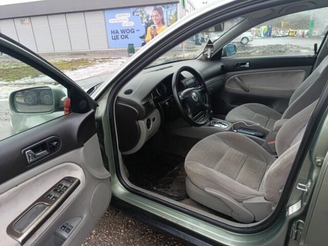 Зелений Фольксваген Пассат Варіант, об'ємом двигуна 1.9 л та пробігом 286 тис. км за 2300 $, фото 9 на Automoto.ua