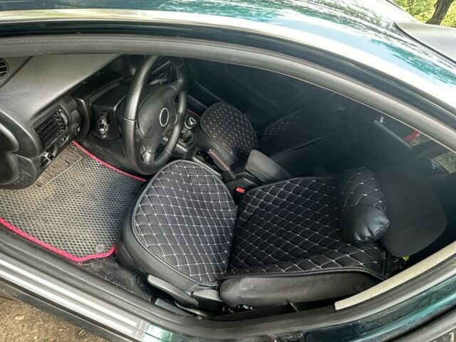 Зеленый Фольксваген Пассат Вариант, объемом двигателя 2 л и пробегом 292 тыс. км за 4200 $, фото 6 на Automoto.ua