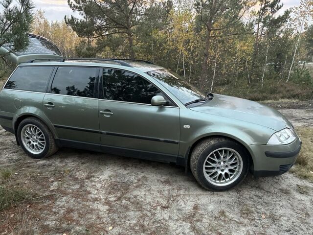 Зеленый Фольксваген Пассат Вариант, объемом двигателя 1.9 л и пробегом 425 тыс. км за 2300 $, фото 2 на Automoto.ua