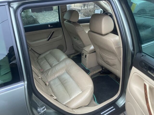 Зеленый Фольксваген Пассат Вариант, объемом двигателя 2.5 л и пробегом 350 тыс. км за 3600 $, фото 4 на Automoto.ua