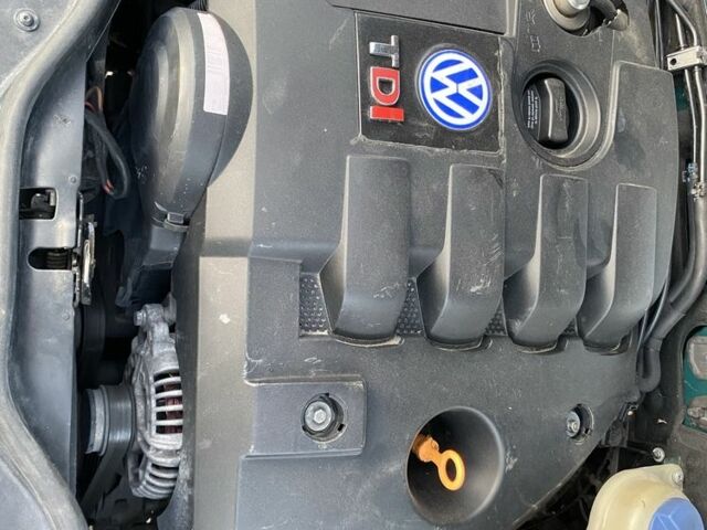 Зеленый Фольксваген Пассат Вариант, объемом двигателя 1.9 л и пробегом 320 тыс. км за 3950 $, фото 5 на Automoto.ua