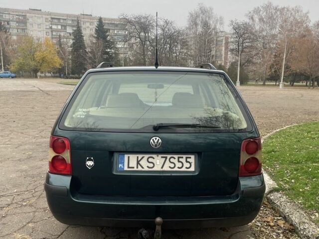 Зелений Фольксваген Пассат Варіант, об'ємом двигуна 1.9 л та пробігом 350 тис. км за 1357 $, фото 4 на Automoto.ua