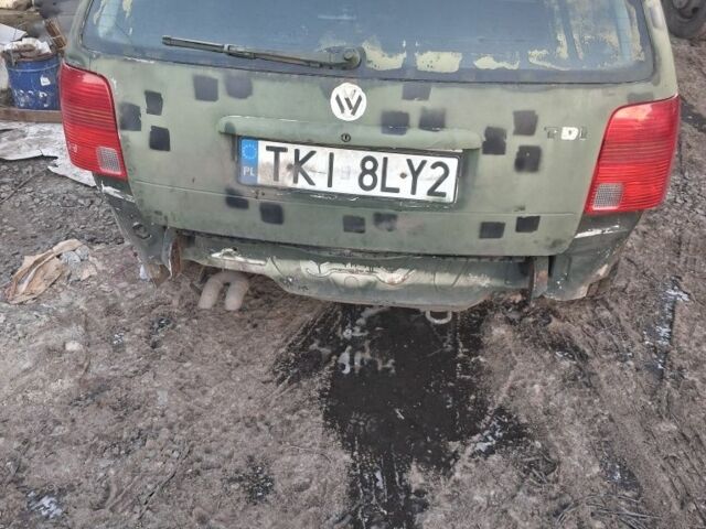 Зеленый Фольксваген Пассат Вариант, объемом двигателя 1.9 л и пробегом 300 тыс. км за 1400 $, фото 3 на Automoto.ua