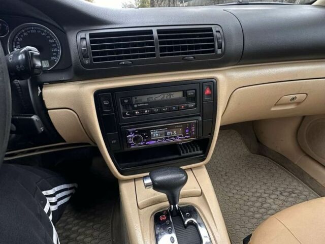 Зелений Фольксваген Пассат Варіант, об'ємом двигуна 1.9 л та пробігом 350 тис. км за 1800 $, фото 5 на Automoto.ua