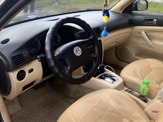 Зелений Фольксваген Пассат Варіант, об'ємом двигуна 1.9 л та пробігом 250 тис. км за 2350 $, фото 5 на Automoto.ua