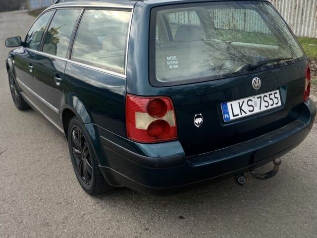 Зелений Фольксваген Пассат Варіант, об'ємом двигуна 1.9 л та пробігом 250 тис. км за 2350 $, фото 2 на Automoto.ua