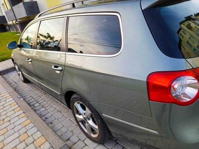 Зеленый Фольксваген Пассат Вариант, объемом двигателя 1.6 л и пробегом 250 тыс. км за 5096 $, фото 1 на Automoto.ua