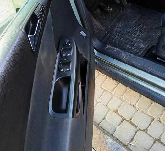 Зеленый Фольксваген Пассат Вариант, объемом двигателя 1.6 л и пробегом 250 тыс. км за 5096 $, фото 3 на Automoto.ua