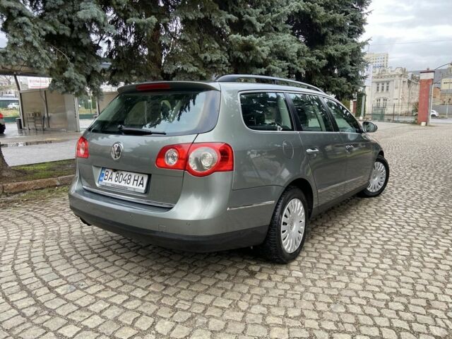 Зеленый Фольксваген Пассат Вариант, объемом двигателя 2 л и пробегом 295 тыс. км за 5000 $, фото 3 на Automoto.ua