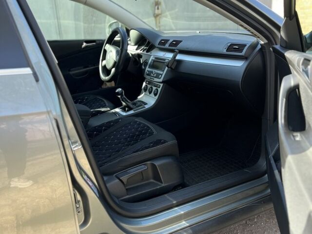 Зеленый Фольксваген Пассат Вариант, объемом двигателя 2 л и пробегом 240 тыс. км за 6500 $, фото 2 на Automoto.ua