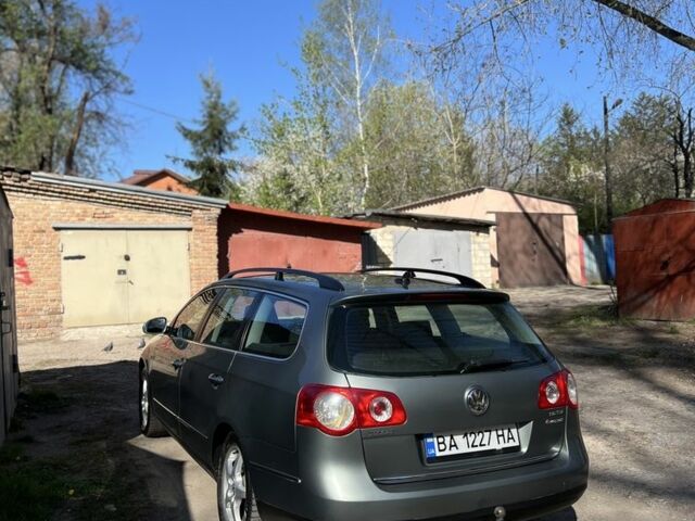 Зеленый Фольксваген Пассат Вариант, объемом двигателя 2 л и пробегом 240 тыс. км за 6500 $, фото 1 на Automoto.ua