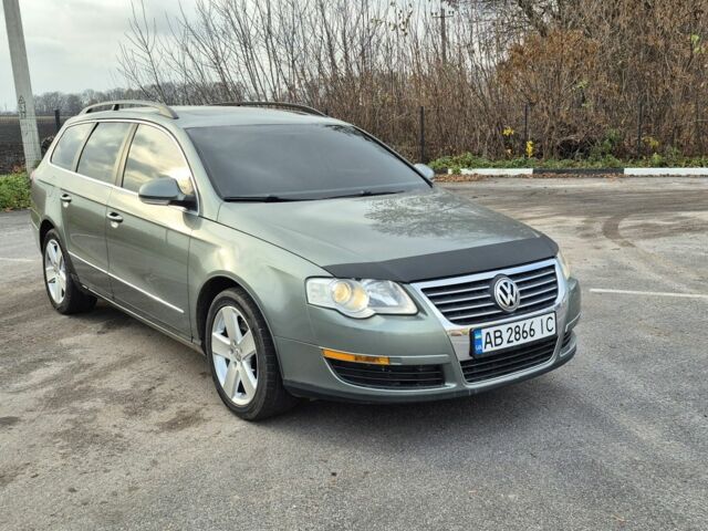 Зеленый Фольксваген Пассат Вариант, объемом двигателя 2 л и пробегом 240 тыс. км за 6100 $, фото 1 на Automoto.ua