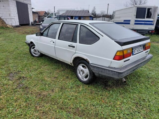 Белый Фольксваген Пассат, объемом двигателя 1.6 л и пробегом 280 тыс. км за 525 $, фото 3 на Automoto.ua