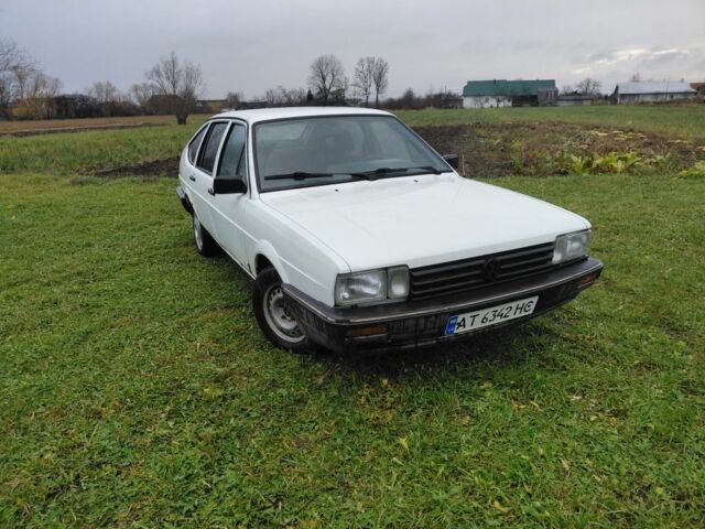 Белый Фольксваген Пассат, объемом двигателя 1.6 л и пробегом 280 тыс. км за 525 $, фото 4 на Automoto.ua