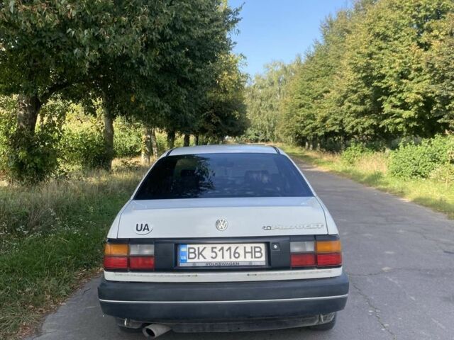 Белый Фольксваген Пассат, объемом двигателя 2 л и пробегом 340 тыс. км за 1650 $, фото 7 на Automoto.ua