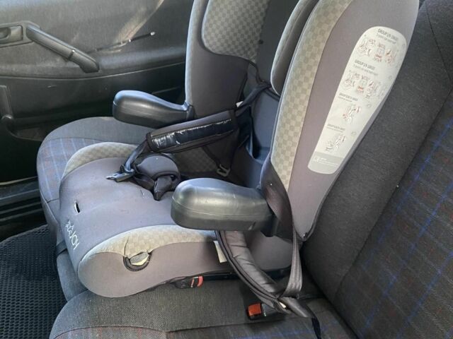 Белый Фольксваген Пассат, объемом двигателя 2 л и пробегом 340 тыс. км за 1650 $, фото 3 на Automoto.ua