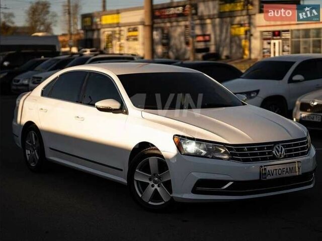 Белый Фольксваген Пассат, объемом двигателя 1.8 л и пробегом 225 тыс. км за 10493 $, фото 3 на Automoto.ua
