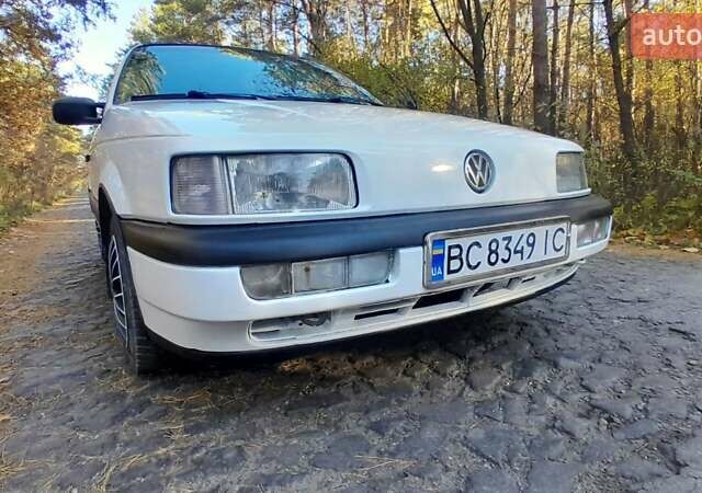 Белый Фольксваген Пассат, объемом двигателя 1.8 л и пробегом 300 тыс. км за 1600 $, фото 13 на Automoto.ua