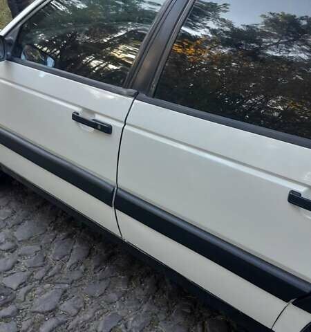 Белый Фольксваген Пассат, объемом двигателя 1.8 л и пробегом 300 тыс. км за 1600 $, фото 10 на Automoto.ua