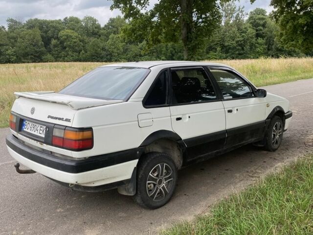 Білий Фольксваген Пассат, об'ємом двигуна 1.8 л та пробігом 300 тис. км за 900 $, фото 4 на Automoto.ua