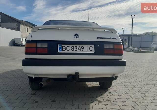 Белый Фольксваген Пассат, объемом двигателя 1.8 л и пробегом 300 тыс. км за 1600 $, фото 27 на Automoto.ua