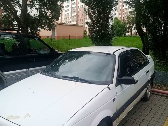Білий Фольксваген Пассат, об'ємом двигуна 1.8 л та пробігом 300 тис. км за 1450 $, фото 1 на Automoto.ua