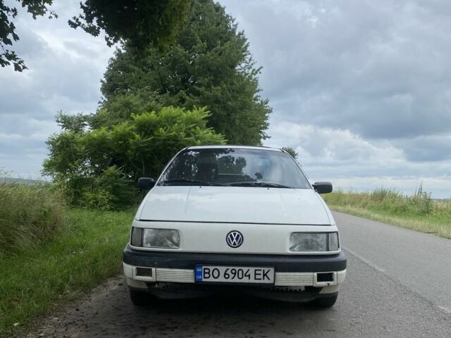 Білий Фольксваген Пассат, об'ємом двигуна 1.8 л та пробігом 300 тис. км за 900 $, фото 2 на Automoto.ua