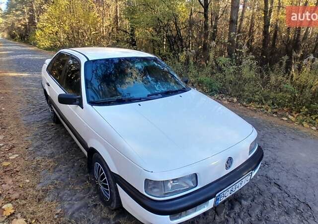 Белый Фольксваген Пассат, объемом двигателя 1.8 л и пробегом 300 тыс. км за 1600 $, фото 15 на Automoto.ua