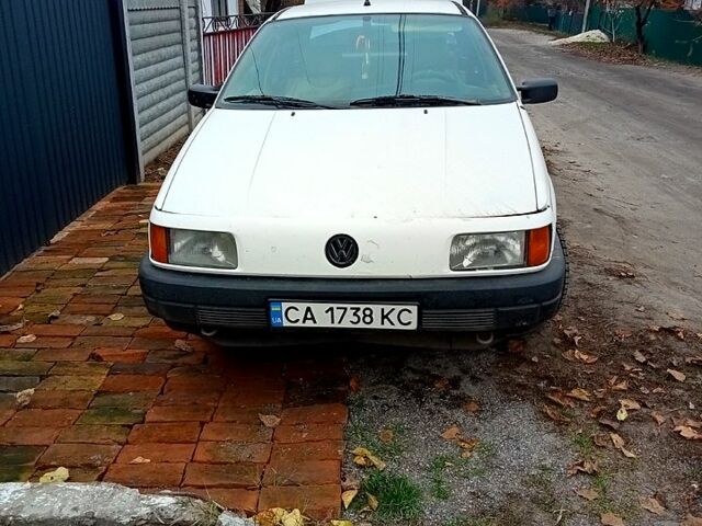 Белый Фольксваген Пассат, объемом двигателя 1.8 л и пробегом 450 тыс. км за 1600 $, фото 9 на Automoto.ua