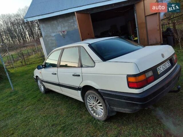 Белый Фольксваген Пассат, объемом двигателя 1.6 л и пробегом 480 тыс. км за 1800 $, фото 5 на Automoto.ua