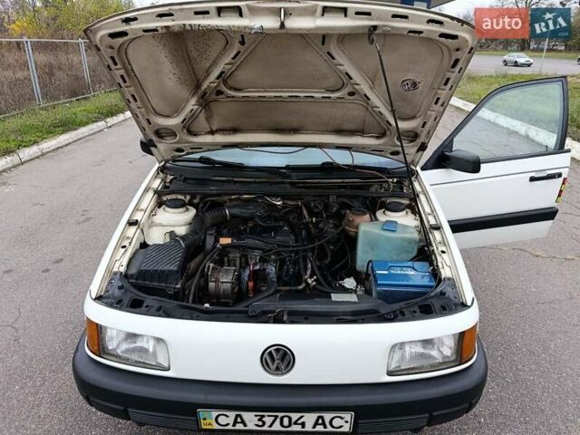 Белый Фольксваген Пассат, объемом двигателя 1.8 л и пробегом 1 тыс. км за 2450 $, фото 17 на Automoto.ua