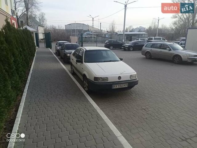 Белый Фольксваген Пассат, объемом двигателя 1.78 л и пробегом 300 тыс. км за 1450 $, фото 9 на Automoto.ua