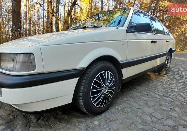 Белый Фольксваген Пассат, объемом двигателя 1.8 л и пробегом 300 тыс. км за 1600 $, фото 24 на Automoto.ua