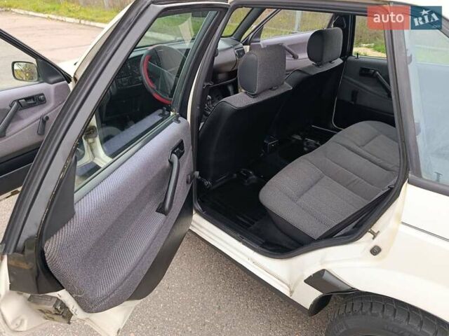 Белый Фольксваген Пассат, объемом двигателя 1.8 л и пробегом 1 тыс. км за 2450 $, фото 10 на Automoto.ua