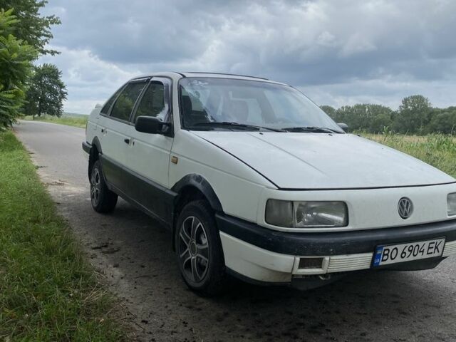 Білий Фольксваген Пассат, об'ємом двигуна 1.8 л та пробігом 300 тис. км за 900 $, фото 1 на Automoto.ua