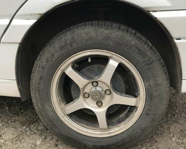 Белый Фольксваген Пассат, объемом двигателя 0 л и пробегом 400 тыс. км за 500 $, фото 10 на Automoto.ua