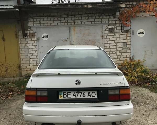 Белый Фольксваген Пассат, объемом двигателя 0 л и пробегом 400 тыс. км за 500 $, фото 2 на Automoto.ua