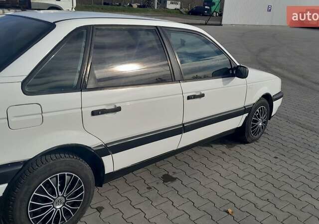 Белый Фольксваген Пассат, объемом двигателя 1.8 л и пробегом 300 тыс. км за 1600 $, фото 30 на Automoto.ua