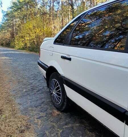 Белый Фольксваген Пассат, объемом двигателя 1.8 л и пробегом 300 тыс. км за 1600 $, фото 8 на Automoto.ua