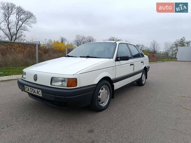 Белый Фольксваген Пассат, объемом двигателя 1.8 л и пробегом 1 тыс. км за 2450 $, фото 1 на Automoto.ua