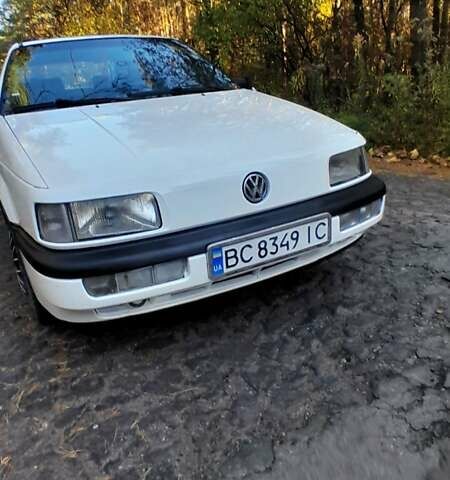 Белый Фольксваген Пассат, объемом двигателя 1.8 л и пробегом 300 тыс. км за 1600 $, фото 12 на Automoto.ua