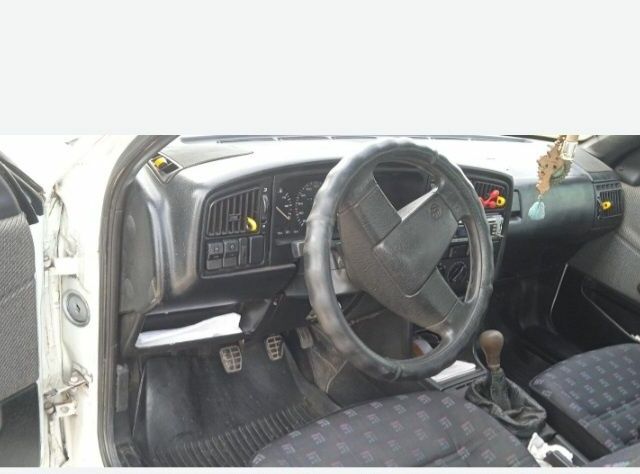 Белый Фольксваген Пассат, объемом двигателя 1 л и пробегом 460 тыс. км за 110 $, фото 1 на Automoto.ua