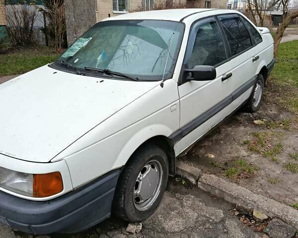 Белый Фольксваген Пассат, объемом двигателя 1.78 л и пробегом 450 тыс. км за 1500 $, фото 1 на Automoto.ua