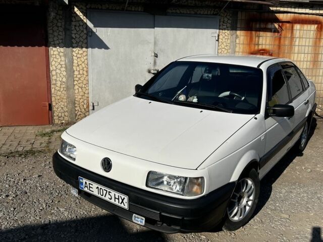 Белый Фольксваген Пассат, объемом двигателя 1.8 л и пробегом 437 тыс. км за 2650 $, фото 3 на Automoto.ua